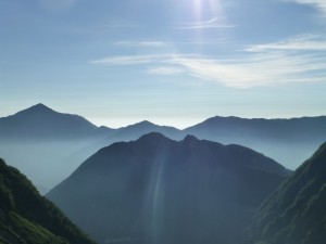 朝日のシルエット